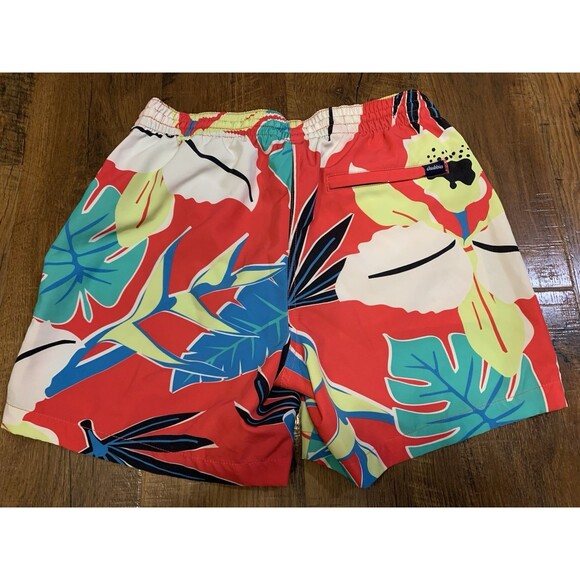 Chubbies Hawaiian Classic Swim Trunks 5.5” Inseam Mens Size Medium - Picture 3 of 5